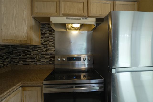 706 Midway Drive W, Euless, TX 76039