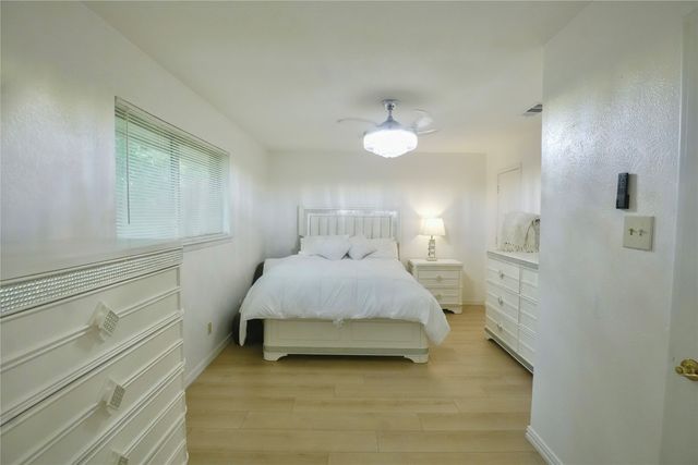 706 Midway Drive W, Euless, TX 76039