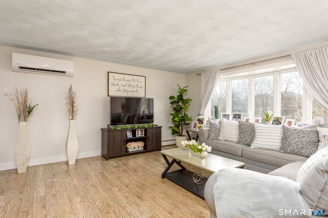 58 Hollow Brook Road, Windsor, CT 06095