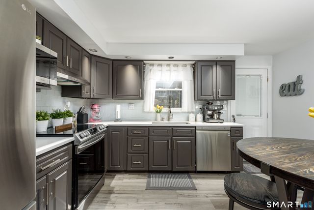 58 Hollow Brook Road, Windsor, CT 06095