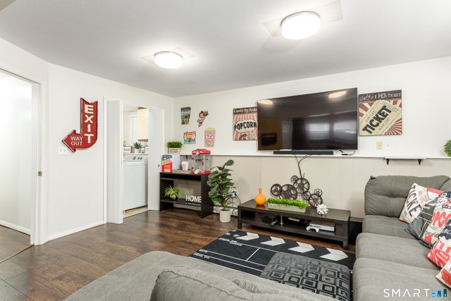 58 Hollow Brook Road, Windsor, CT 06095