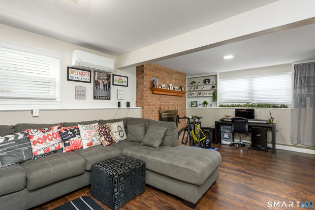 58 Hollow Brook Road, Windsor, CT 06095