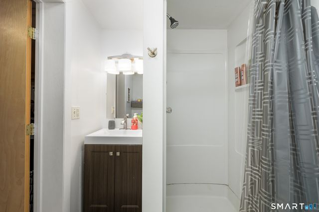 58 Hollow Brook Road, Windsor, CT 06095