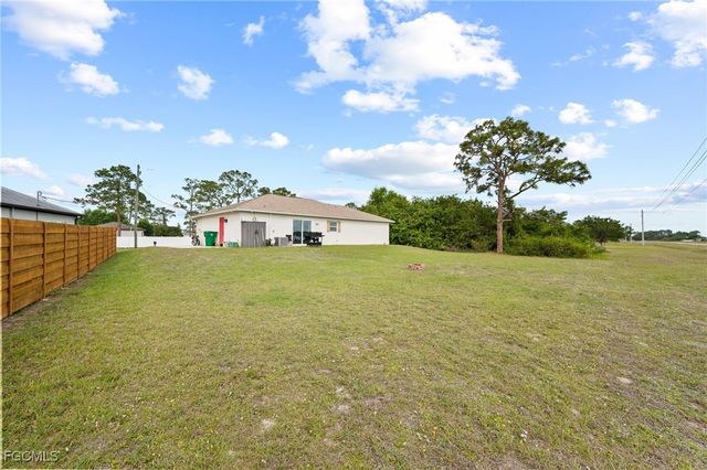 5011 Dania CIR, Labelle, FL 33935