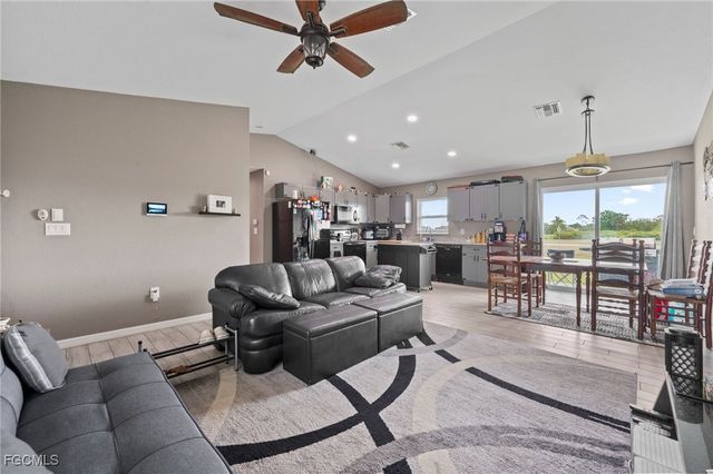 5011 Dania CIR, Labelle, FL 33935