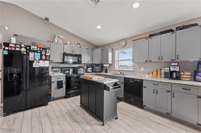 5011 Dania CIR, Labelle, FL 33935