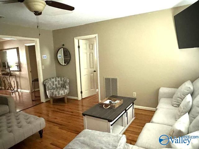 3500 Colonial Drive, Guntersville, AL 35976