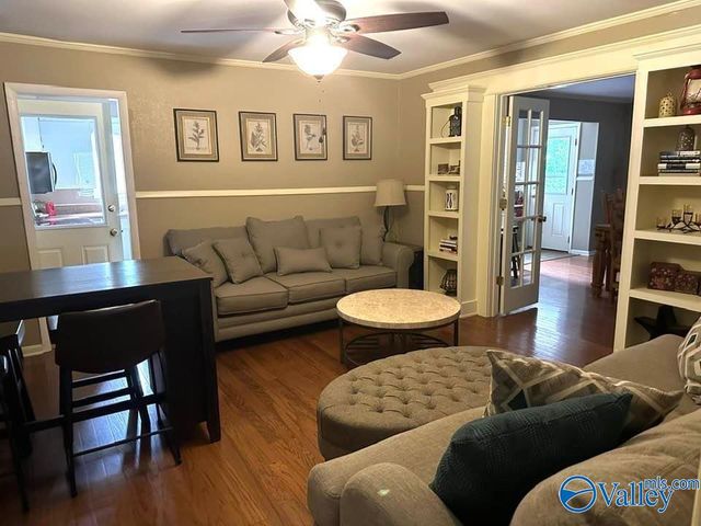 3500 Colonial Drive, Guntersville, AL 35976