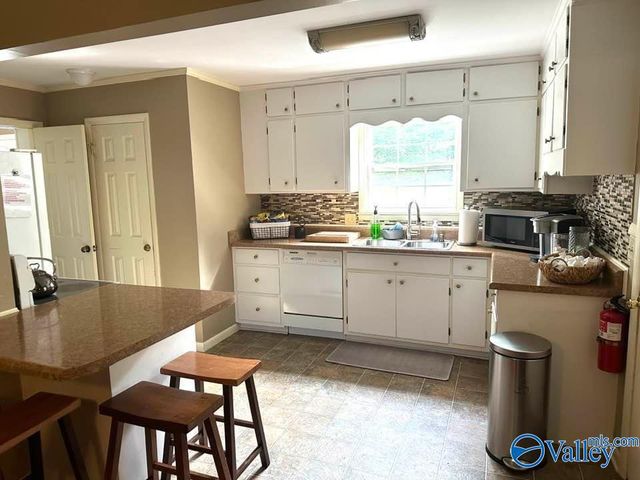 3500 Colonial Drive, Guntersville, AL 35976