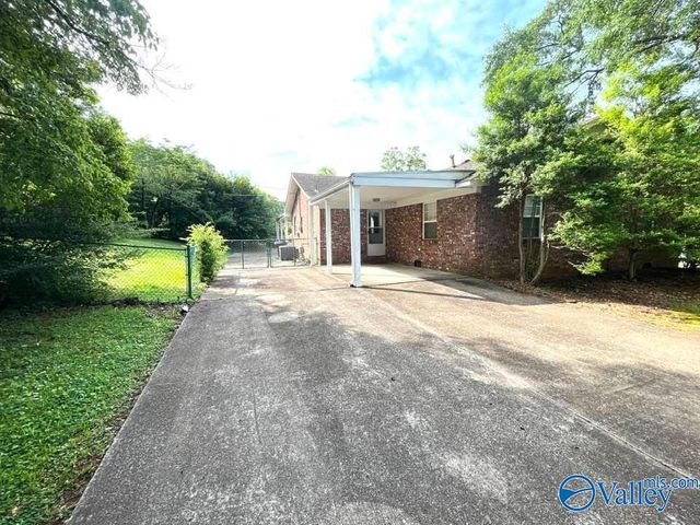 3500 Colonial Drive, Guntersville, AL 35976