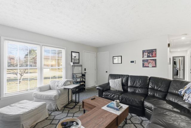 214 Quebec Way, Lexington, KY 40515