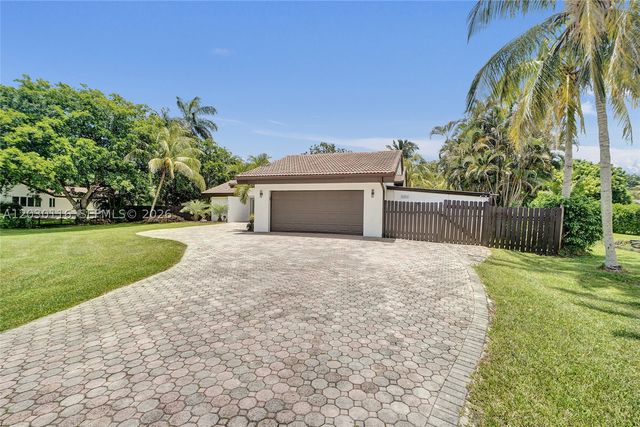 11460 SW 1st Ct, Plantation, FL 33325