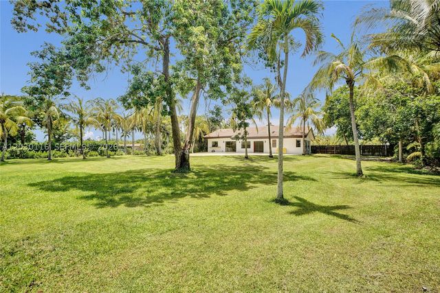 11460 SW 1st Ct, Plantation, FL 33325