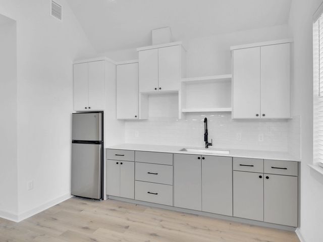 7208 Providence Ave. Ave 3B, Austin, TX 78752