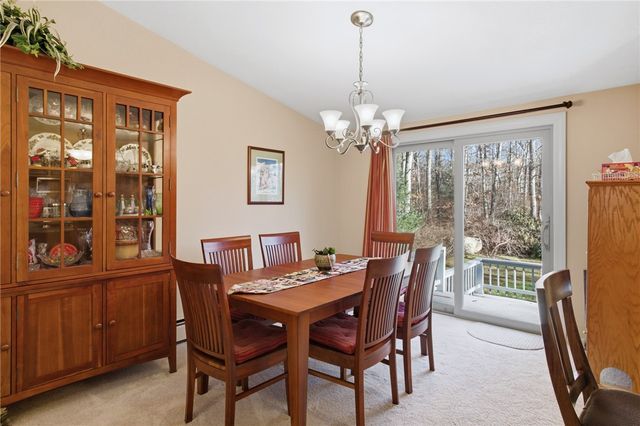 11 Wendy Lane, South Kingstown, RI 02879