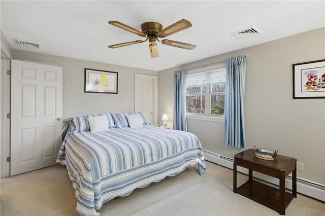 11 Wendy Lane, South Kingstown, RI 02879