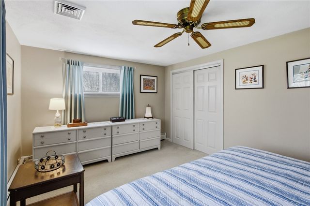 11 Wendy Lane, South Kingstown, RI 02879