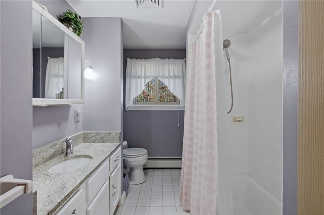 11 Wendy Lane, South Kingstown, RI 02879