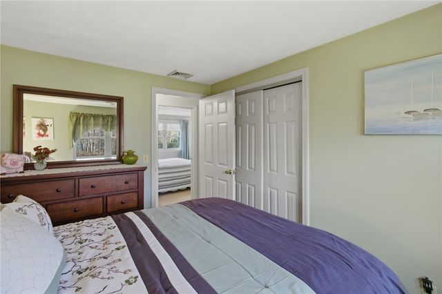 11 Wendy Lane, South Kingstown, RI 02879