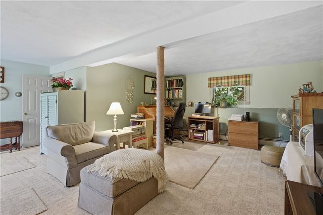 11 Wendy Lane, South Kingstown, RI 02879