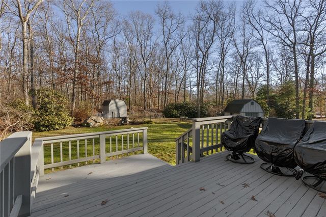 11 Wendy Lane, South Kingstown, RI 02879