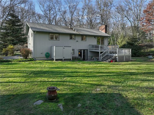 11 Wendy Lane, South Kingstown, RI 02879