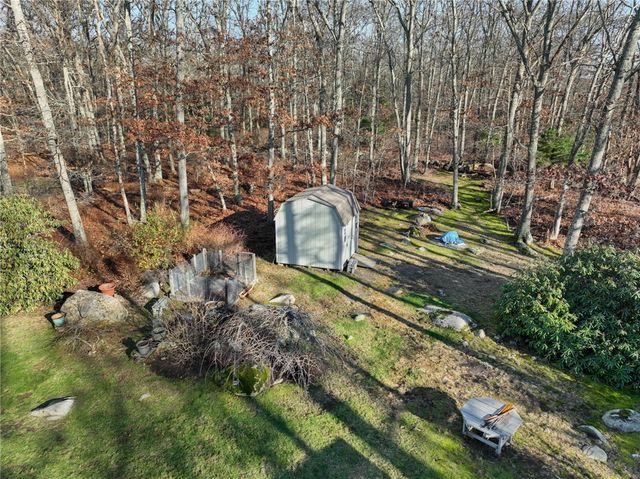 11 Wendy Lane, South Kingstown, RI 02879