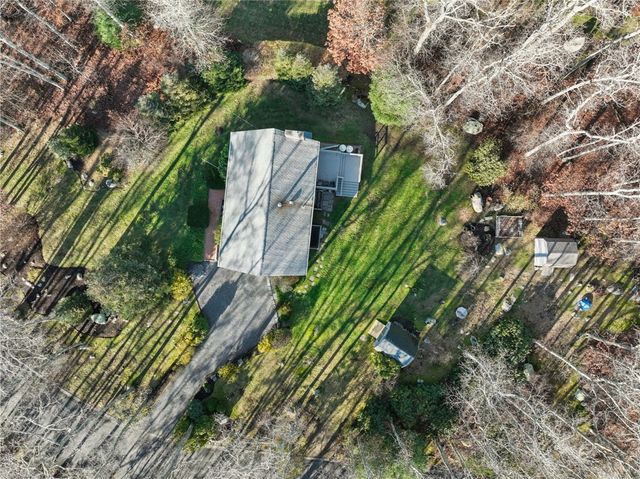 11 Wendy Lane, South Kingstown, RI 02879