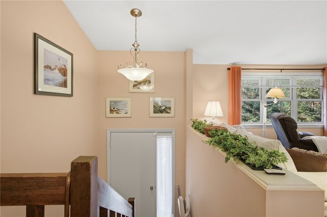 11 Wendy Lane, South Kingstown, RI 02879