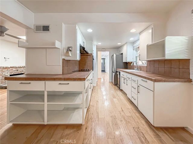 862 Camino La Maida, Thousand Oaks, CA 91360