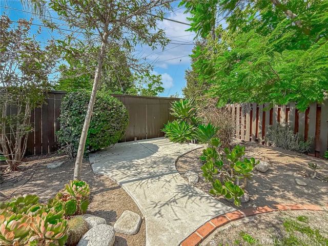 862 Camino La Maida, Thousand Oaks, CA 91360