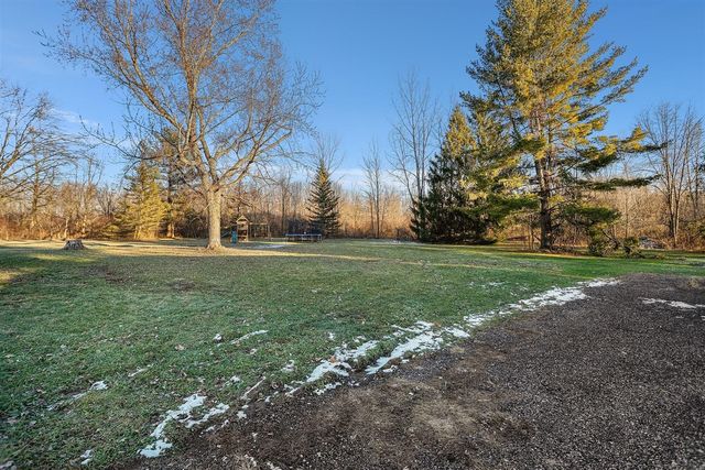 9240 N Branch Road, Watervliet, MI 49098