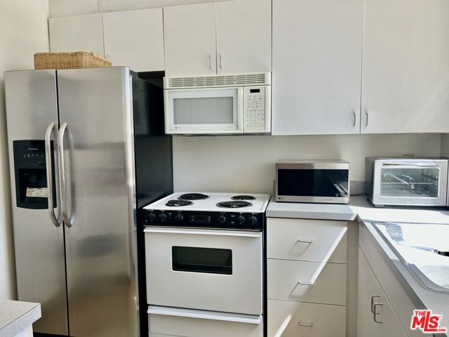 4949 Genesta Avenue 409, Los Angeles, CA 91316