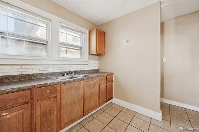 2076 Collingwood Street, Detroit, MI 48206