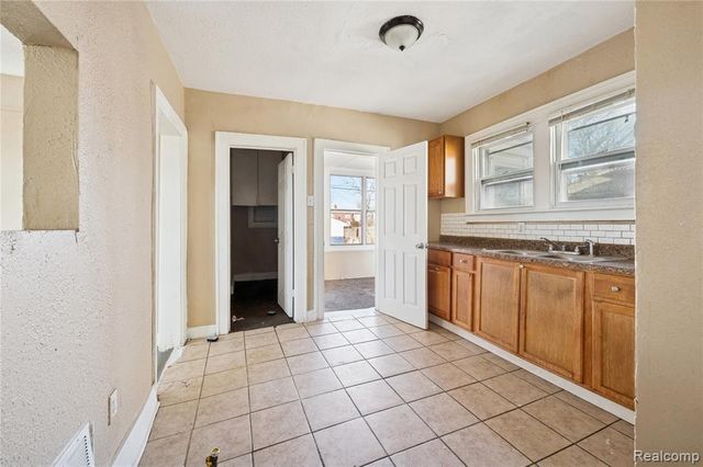 2076 Collingwood Street, Detroit, MI 48206