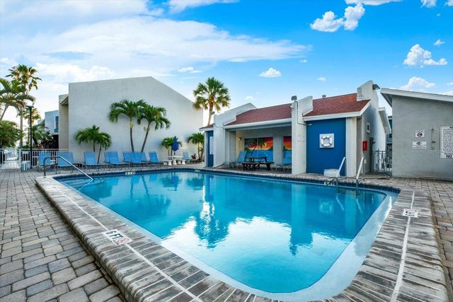 169 MEDALLION BOULEVARD E, Madeira Beach, FL 33708