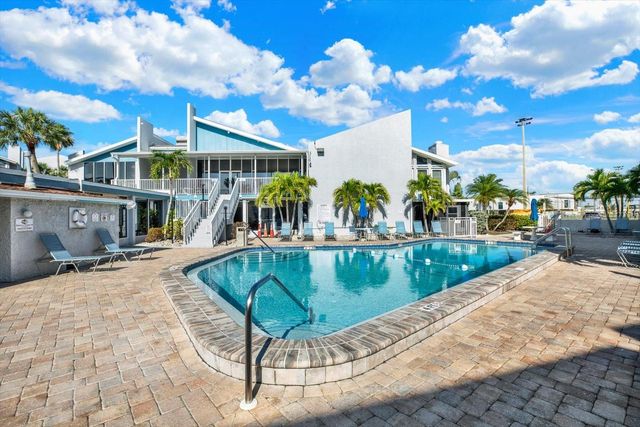 169 MEDALLION BOULEVARD E, Madeira Beach, FL 33708
