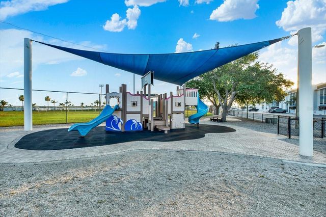 169 MEDALLION BOULEVARD E, Madeira Beach, FL 33708