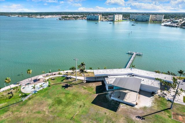 169 MEDALLION BOULEVARD E, Madeira Beach, FL 33708
