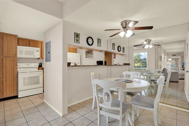 169 MEDALLION BOULEVARD E, Madeira Beach, FL 33708
