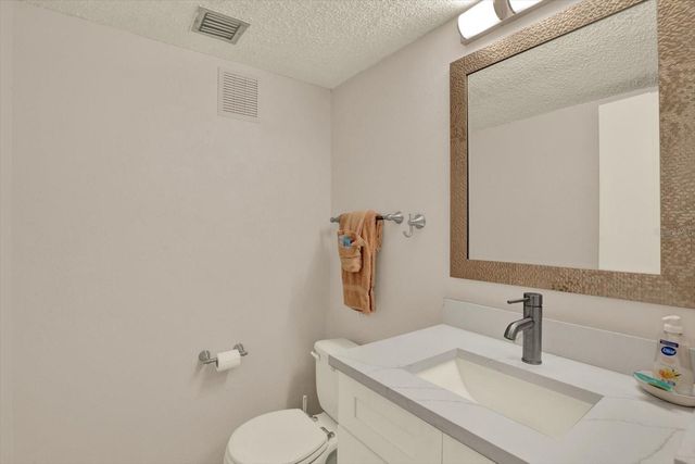 169 MEDALLION BOULEVARD E, Madeira Beach, FL 33708