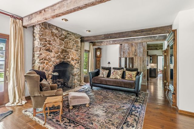 7801 S CAVE CREEK RD, Columbia, MO 65203