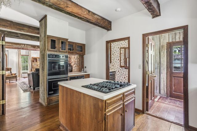 7801 S CAVE CREEK RD, Columbia, MO 65203