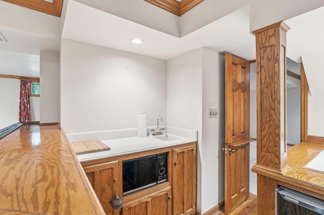 7801 S CAVE CREEK RD, Columbia, MO 65203