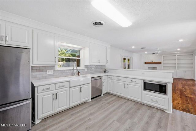 144 Rollingwood Drive, Jackson, MS 39211