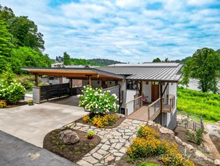 8 Crossvine Alley, Asheville, NC 28804