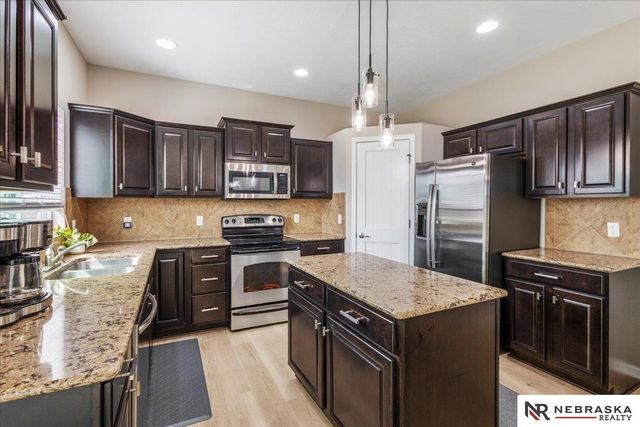 14204 S 18th Street, Bellevue, NE 68123