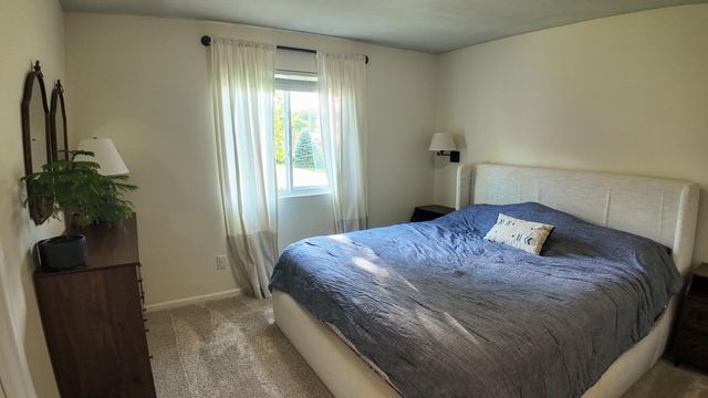 12211 Ives Meadow Lane NE, Cedar Springs, MI 49319