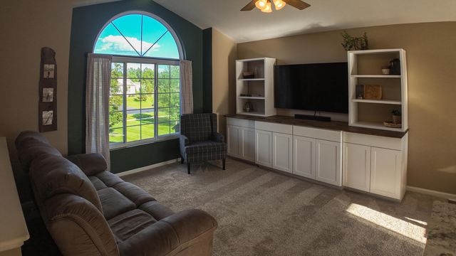 12211 Ives Meadow Lane NE, Cedar Springs, MI 49319