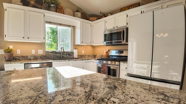 12211 Ives Meadow Lane NE, Cedar Springs, MI 49319